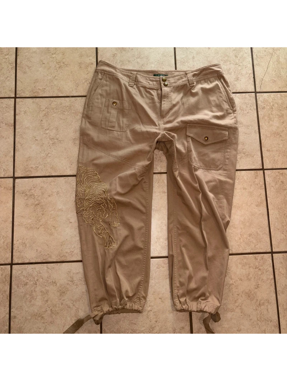 Brown Tuscan Y2K Mom Ralph Lauren Capris with embroidered tiger on leg